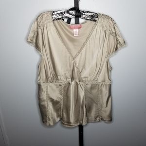 Bandolino 18W Cream V Neck Blouse